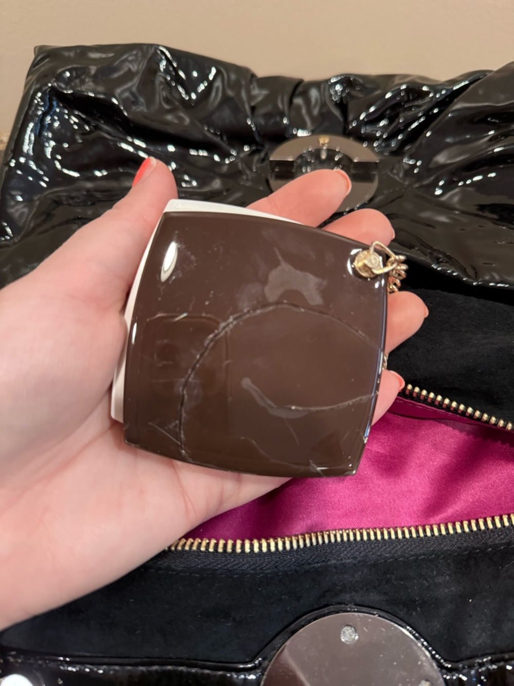 ❌SOLD❌Henri Bendel Black Patent Leather Pleated Shoulder Bag / Clutch RARE - Picture 14 of 16